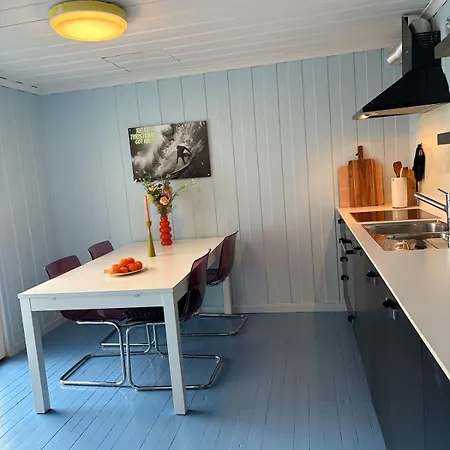 With Private And Fjord View Perfect For Coolcation And Calmcation Сasa de vacaciones Ertlia